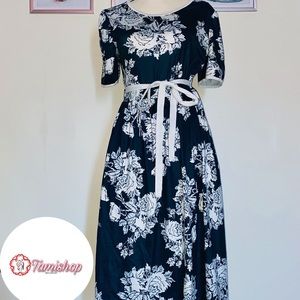Blue Full-blown Floral Print Knee Length Dress